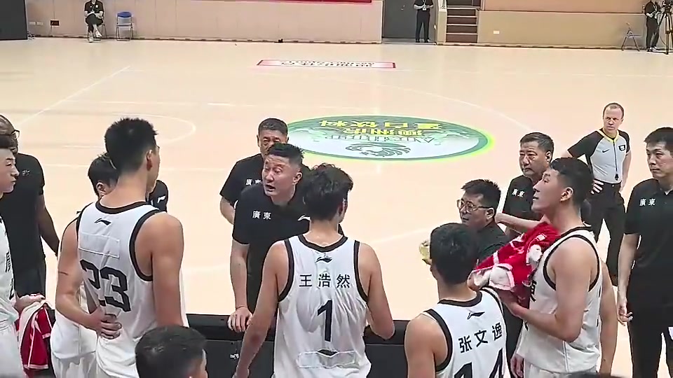 回顾徐昕此前与杜锋吵